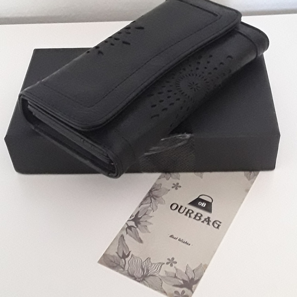Women  Leather wallet (Code ACPR-W-001)